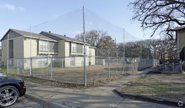 Building Photo - La Hacienda Apartments