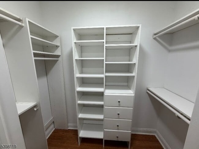 Building Photo - 225 Windmill Ct