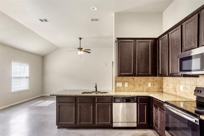 Building Photo - 533 Jack Rabbit Ln