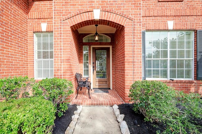 Building Photo - 4615 Russett Ln