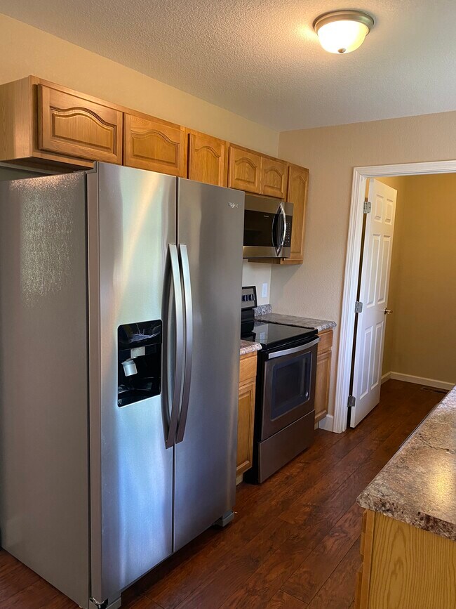 Building Photo - 1120 Fourth St