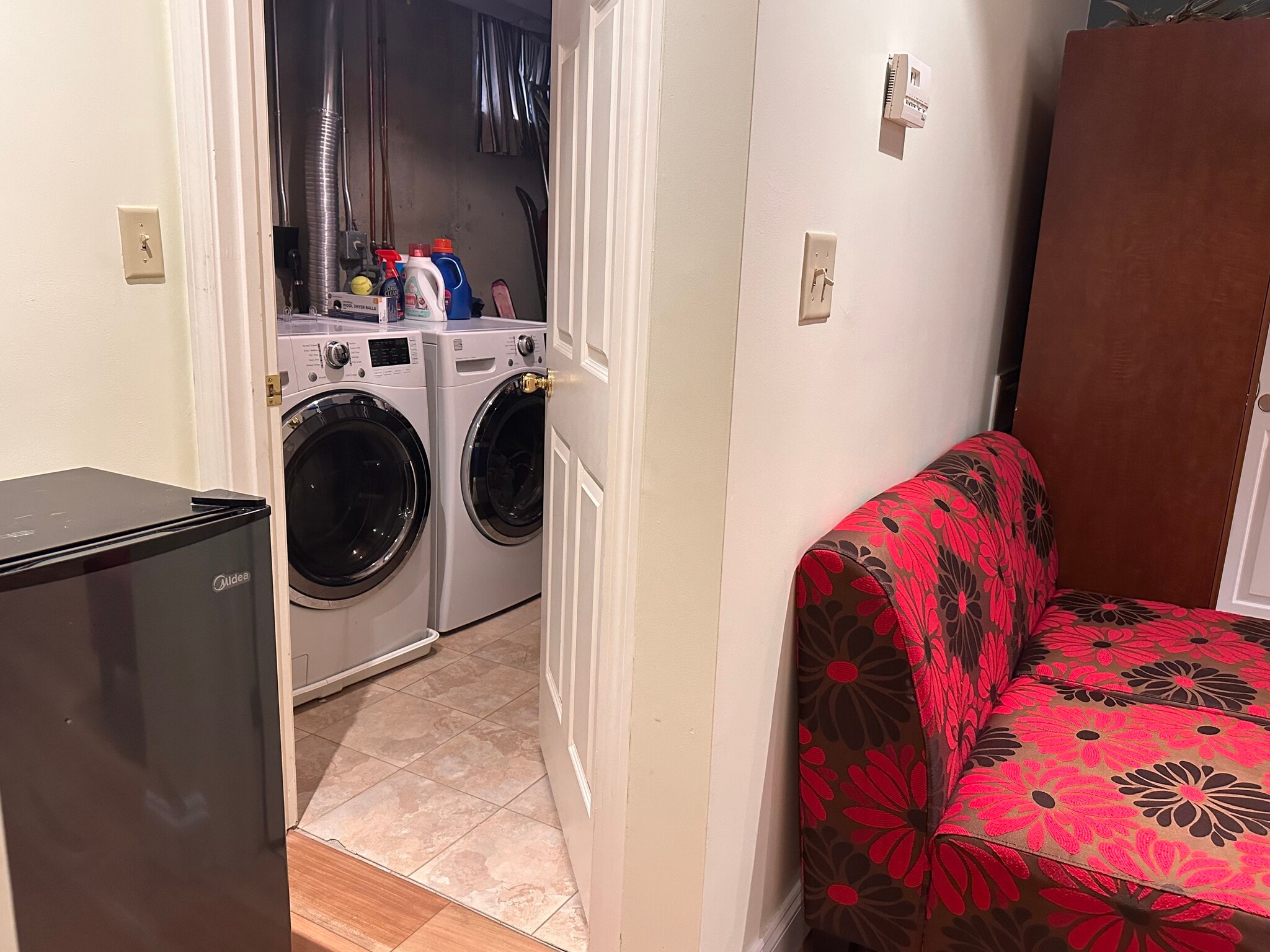 Building Photo - 60 Sylvan St