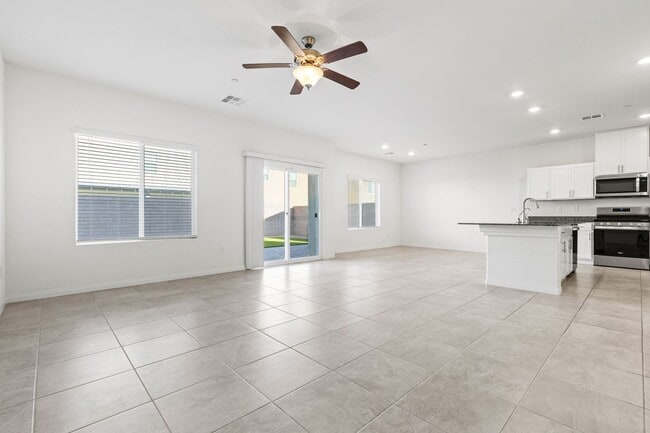 Building Photo - Newly Built 6 Bed / 2.5 Bath Single-Family Home with Upgraded Kitchen and Fully Fenced Yard in So...