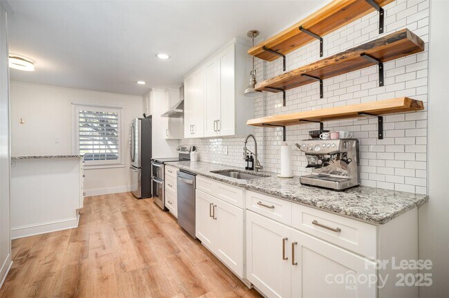 Building Photo - 4611 Hedgemore Dr