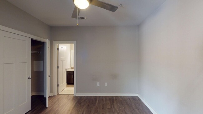Building Photo - Studio Apartment in Melrose Heights- Close...