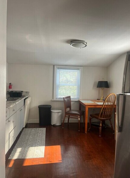 Building Photo - 142 Page Rd