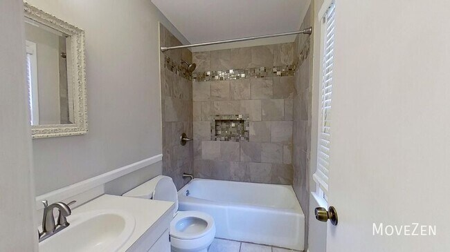 Building Photo - 931 Pinafore Dr