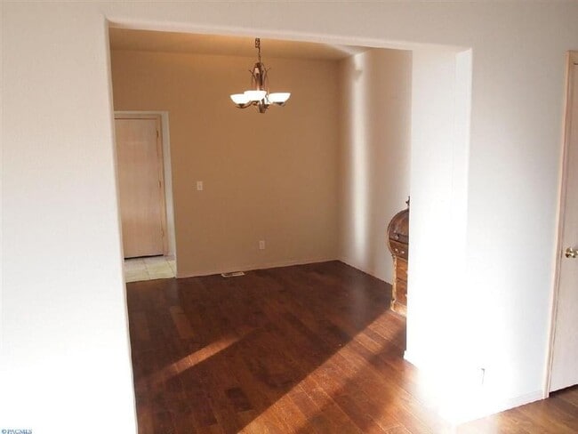 Building Photo - Canyon Lakes Home for Rent