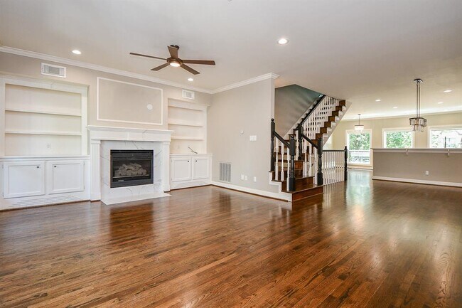 Building Photo - 1807 Elmen St
