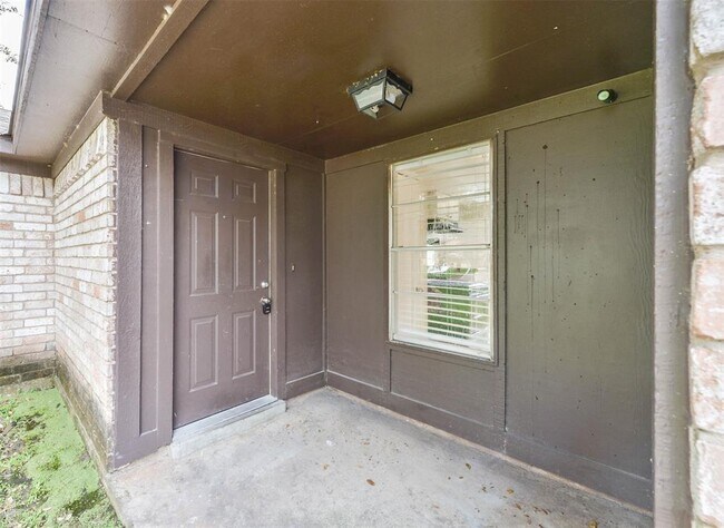 Building Photo - 5339 Castlecreek Ln
