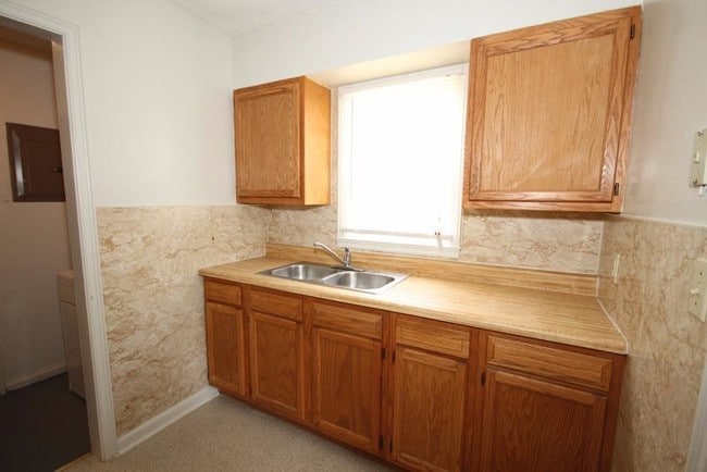 Building Photo - 324 W Home St