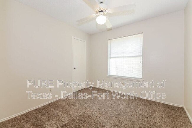 Building Photo - 8005 Meadowlark Ln