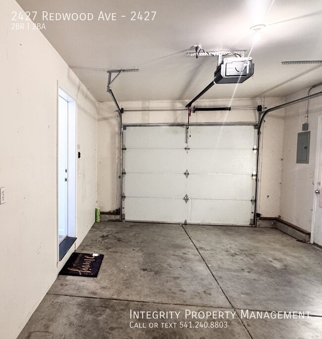 Building Photo - 2427 Redwood Ave