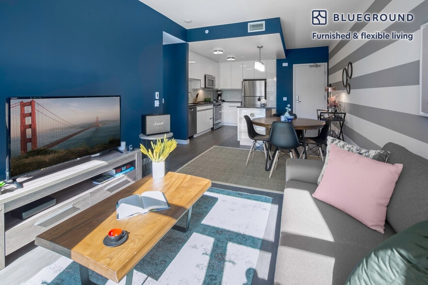 Building Photo - 690 Long Bridge St