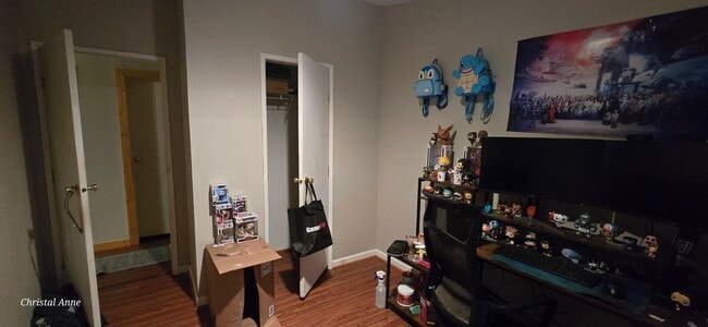 Building Photo - Looking for a room mate PRIVATE 2 Bedroom 1 Bath