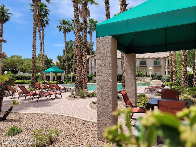 Building Photo - GREEN VALLEY 1ST FLOOR UNIT WITH ATTACHED ...