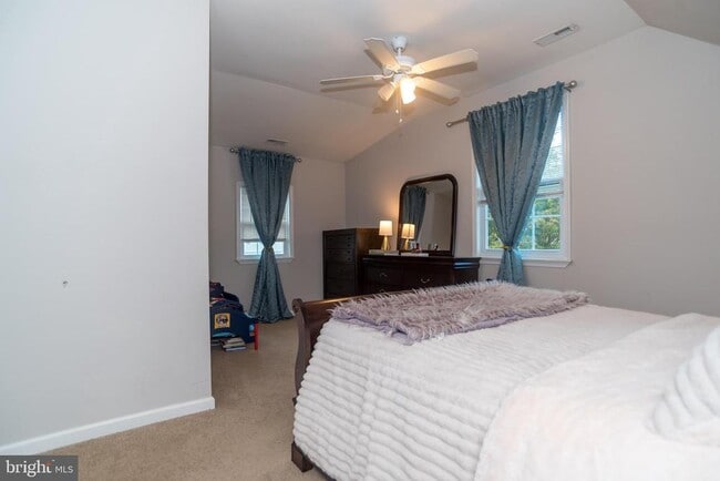 Building Photo - 70 Huckleberry Ln