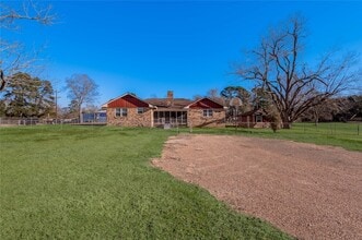 Building Photo - 2201 Badger Ln
