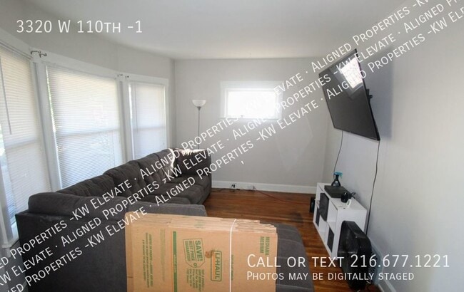 Building Photo - Classic, Clean, Cleveland Duplex