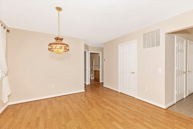 Building Photo - Wildwood Park Rental