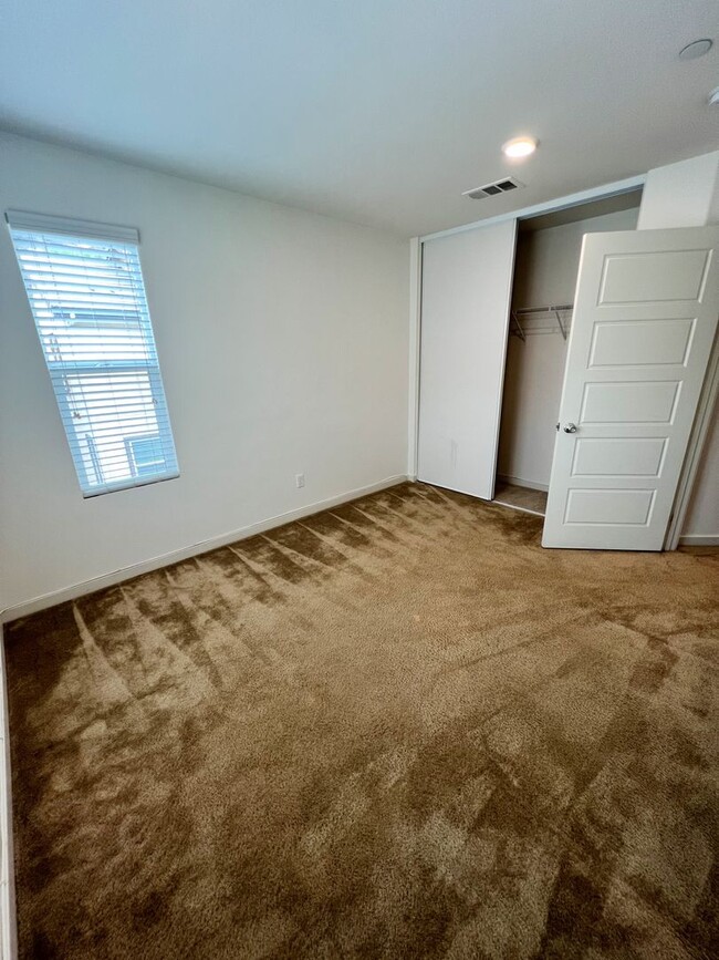 Building Photo - New 3BR Townhouse in San Marcos at Mission...