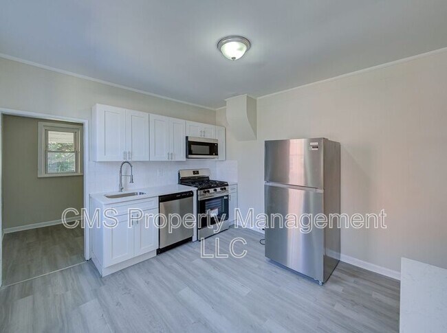 Building Photo - 12 Adella Ave