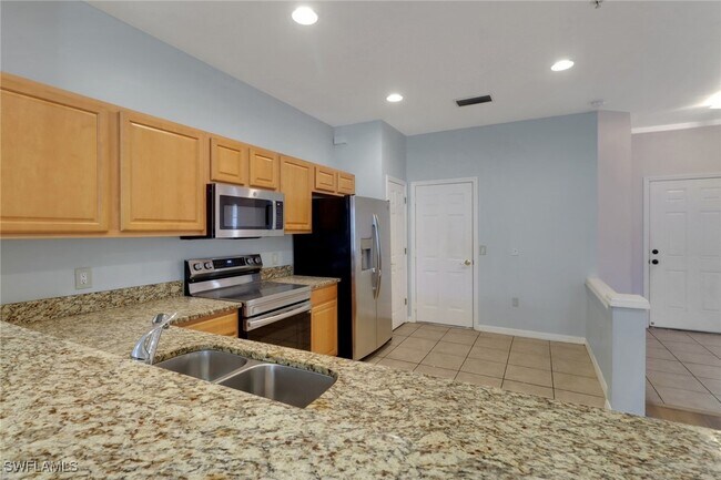 Building Photo - 936 Hampton Cir