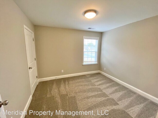 Building Photo - 4 br, 2.5 bath House - 5624 Tucker Landing
