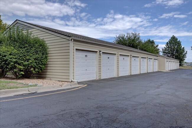 Building Photo - 930 Button Rock Dr