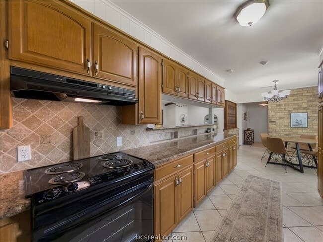 Building Photo - 2525 Willow Bend Dr