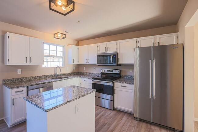 Building Photo - 1237 Splashing Brook Dr