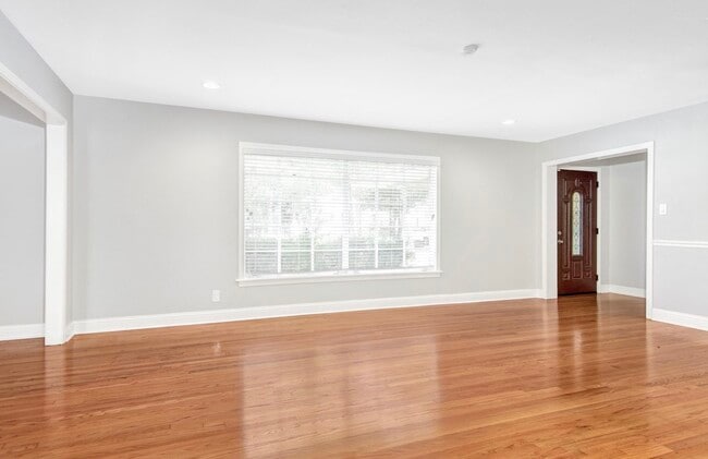 Building Photo - 2327 Dorrington St