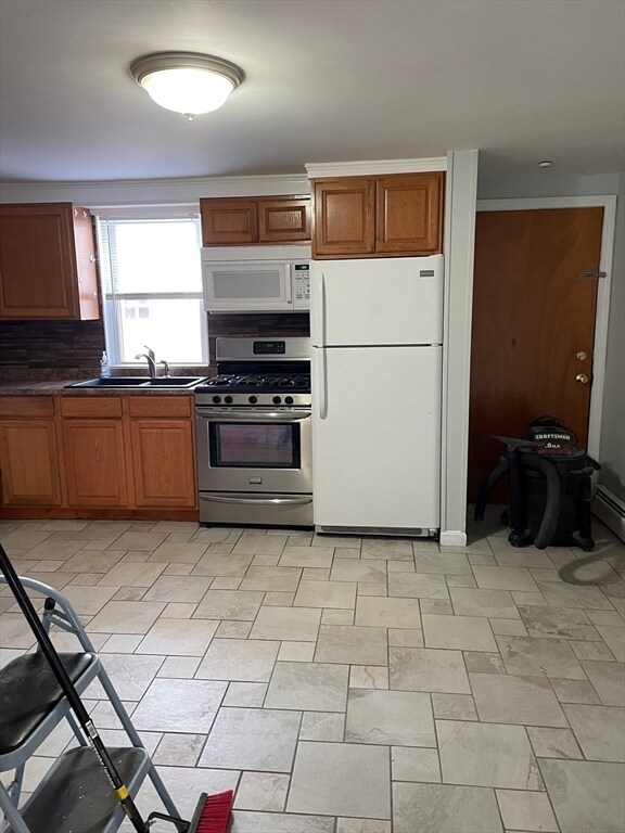 Building Photo - 9 Hall St