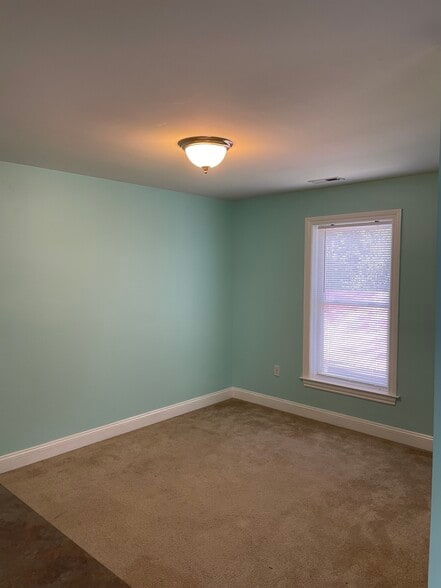 Building Photo - 62 Branning St