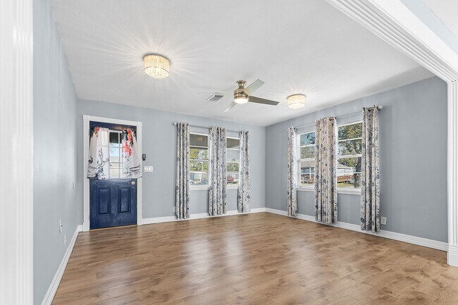 Building Photo - 1051 Ave A