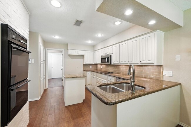 Building Photo - Stately 4-Bedroom Estate Home in Prestigio...