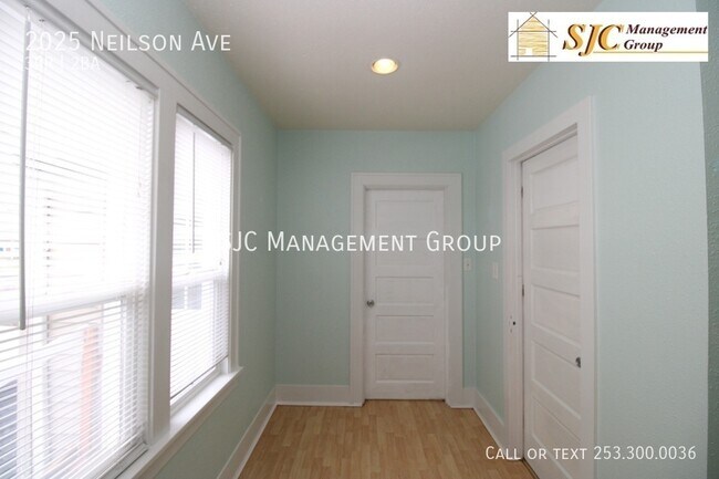 Building Photo - 2025 Nielson Ave