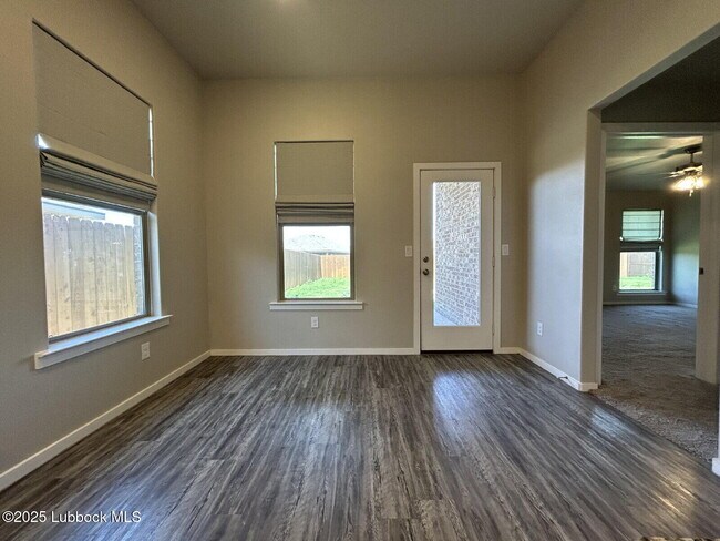 Building Photo - 3206 Valencia Ave