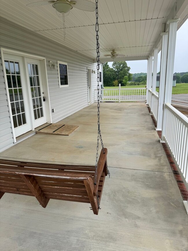 Building Photo - Charming 3 Bed, 2 Bath Home in Maiden – Pe...