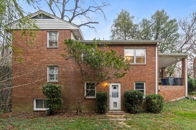 Building Photo - Charming 4BR/2BA Home for Rent in McLean!