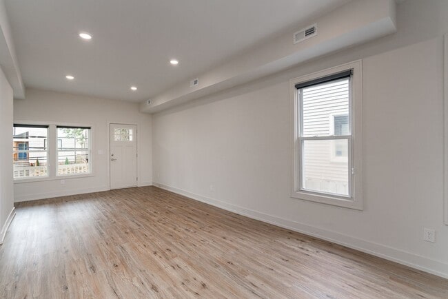 Building Photo - 468-470 E. 2nd Ave