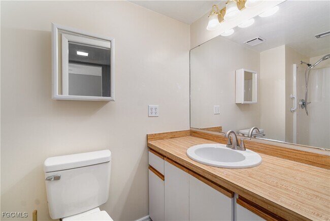 Building Photo - 16051 Amberwood Lake Ct