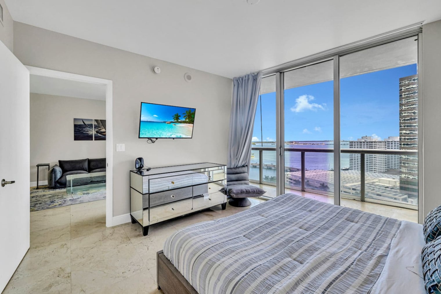 Building Photo - 481 Brickell Ave