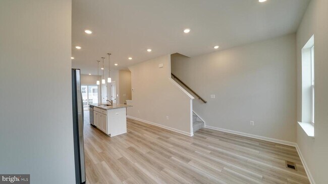 Building Photo - 298 Watercourse Dr