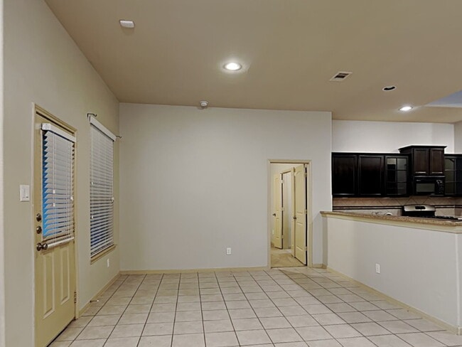 Building Photo - Charming Move-In Ready Ranch in Deer Run E...