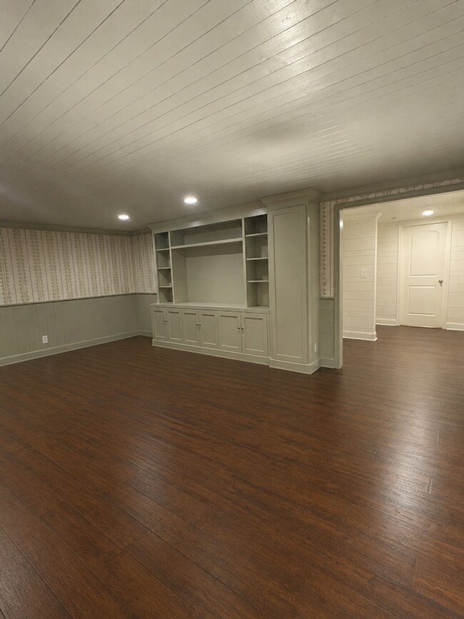 Building Photo - 508 W Harry St