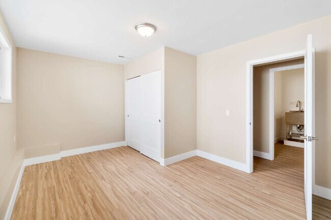 Building Photo - Modern 4-Bedroom Retreat Near Lake Whatcom...