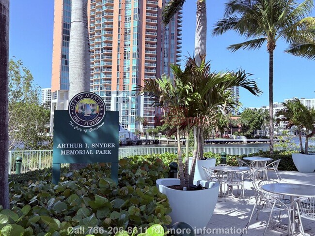 Building Photo - Modern 2BR/2BA Condo in Aventura – Furnish...