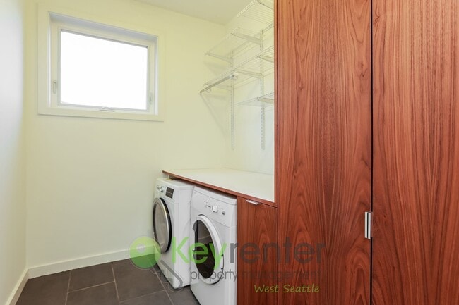 Building Photo - Ballard Area Home with Rooftop Deck, AC, and Parking