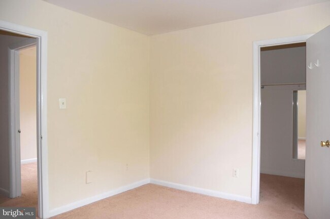 Building Photo - 508 E Windsor Ave